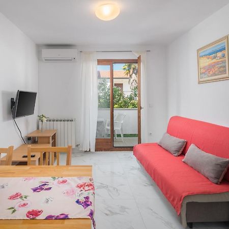 Elena Apartment Porec Exterior photo